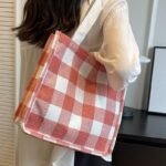 Large capacity shoulder bag, made of cotton and linen