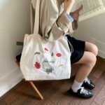 Canvas bag, new style, casual and versatile shoulder bag, suitable for students going to class