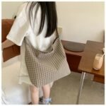 Made of canvas, lightweight, with a large capacity and a checkered pattern, this new versatile shoulder - Image 10