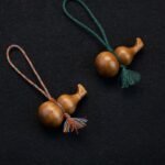 Peach wood gourd mobile phone pendant, antique style handmade woven car key chain - Image 8