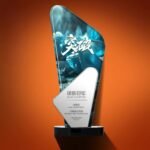 The trophy can be customized with text and is made of artificial crystal and mirrored glass - Image 3