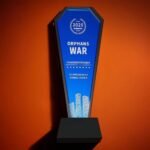 The trophy can be customized with text and is made of artificial black crystal and mirrored glass - Image 3