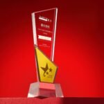 The trophy can be customized with text and is made of artificial crystal and mirrored glass - Image 4