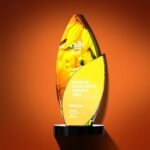 The trophy can be customized with text and is made of artificial crystal and mirrored glass - Image 2